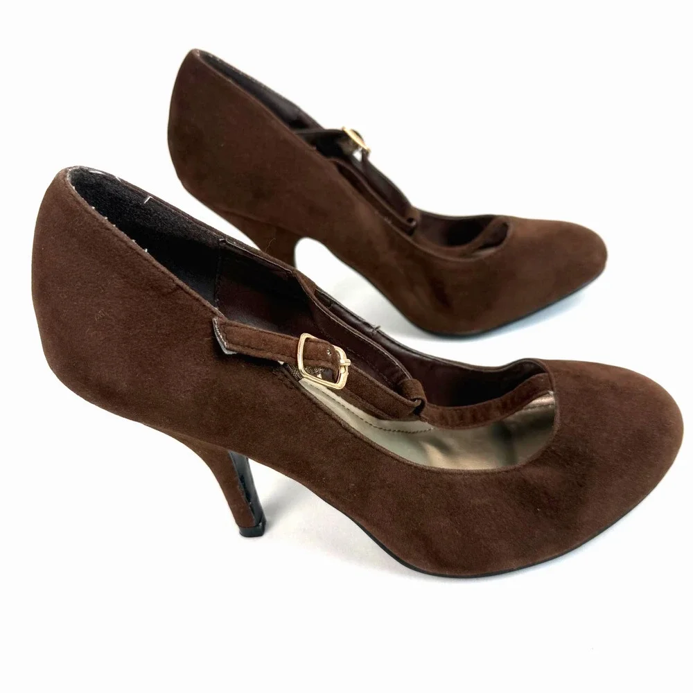 Journee Collection Heels Pumps Stiletto Suede Brown T-strap Buckle Size 8.5
